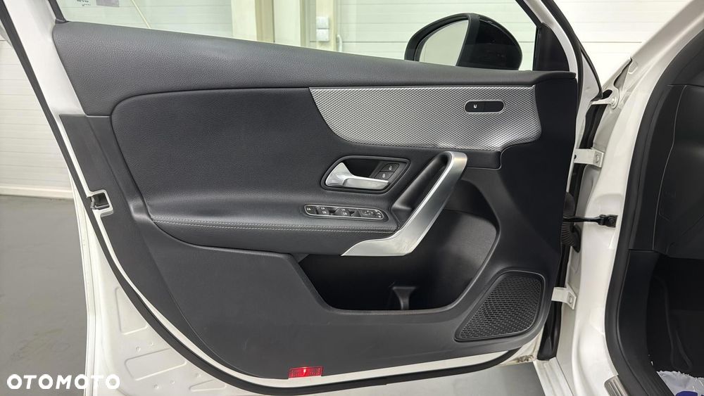 Mercedes-Benz Klasa A 200 d Progressive 8G-DCT - 11