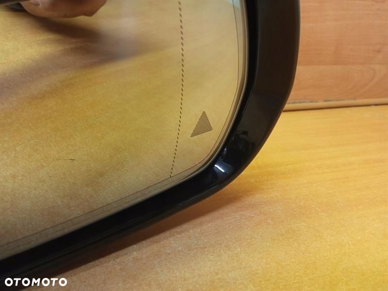 LUSTERKO PRAWE MERCEDES E KLASA W213 182 STREFA - 7