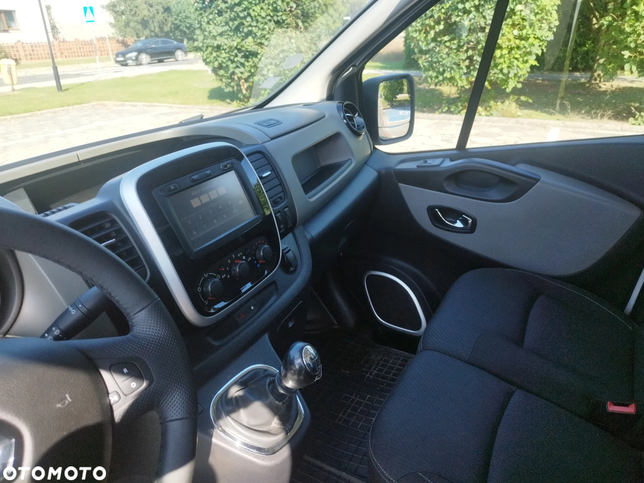 Renault Trafic - 16