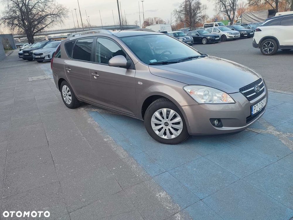 Kia Ceed 1.4 CVVT LX Basis - 1