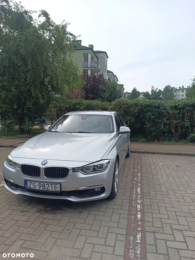 BMW Seria 3 330e iPerformance Luxury Line - 31