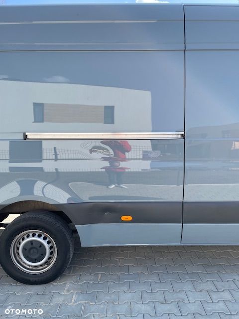 Mercedes-Benz Sprinter - 11
