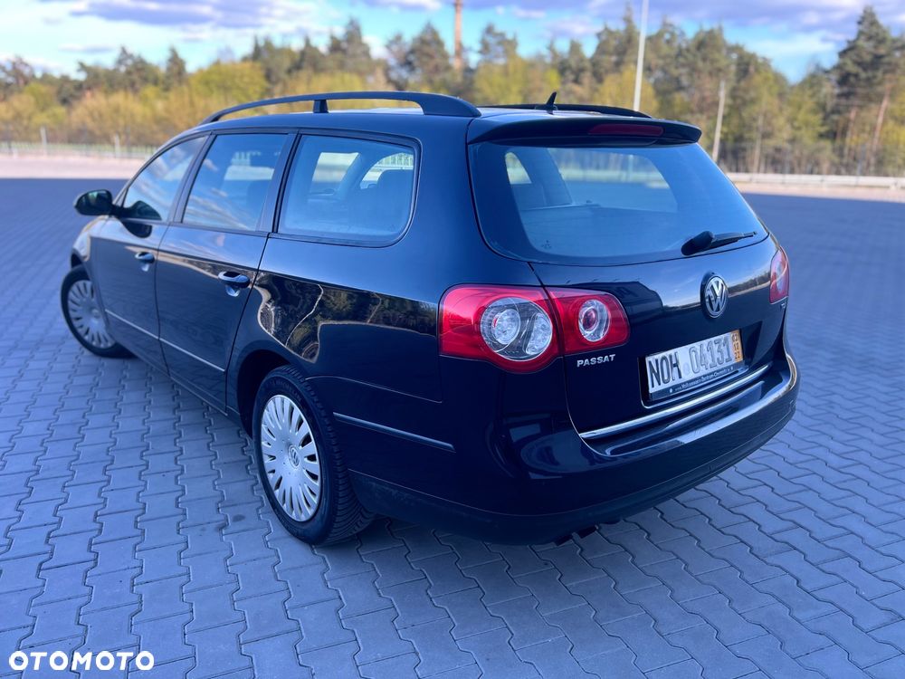 Volkswagen Passat 1.9 TDI Comfortline - 4