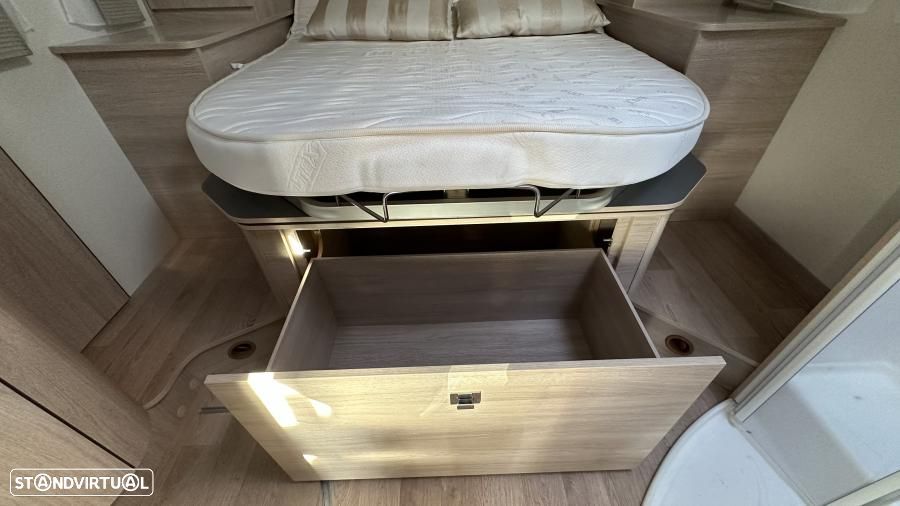 Rapido Serie 6F 680 FF C.central e basculante - 20