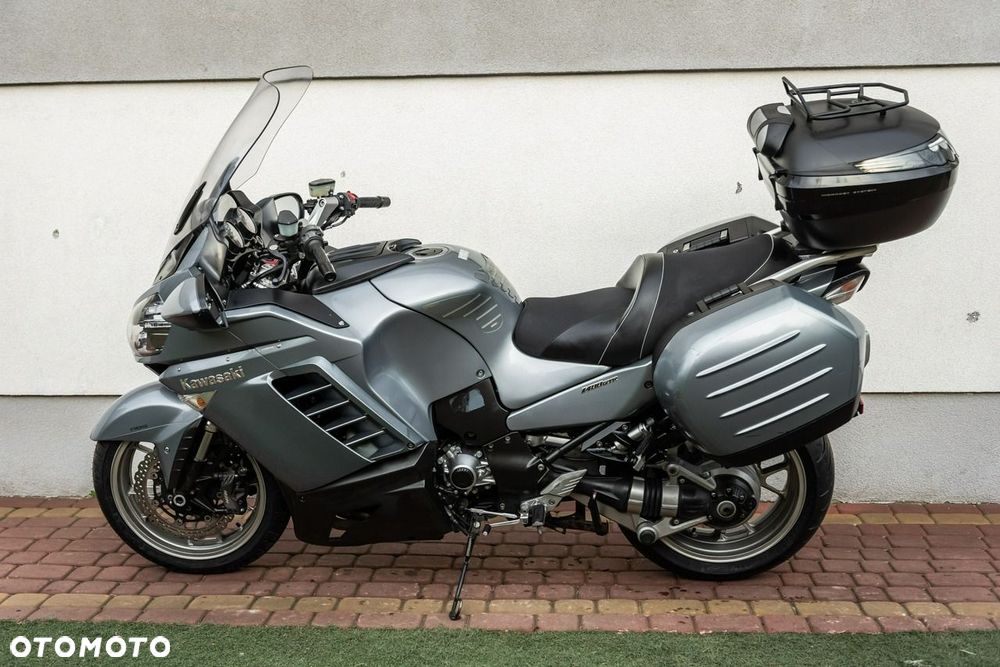 Kawasaki GTR - 6