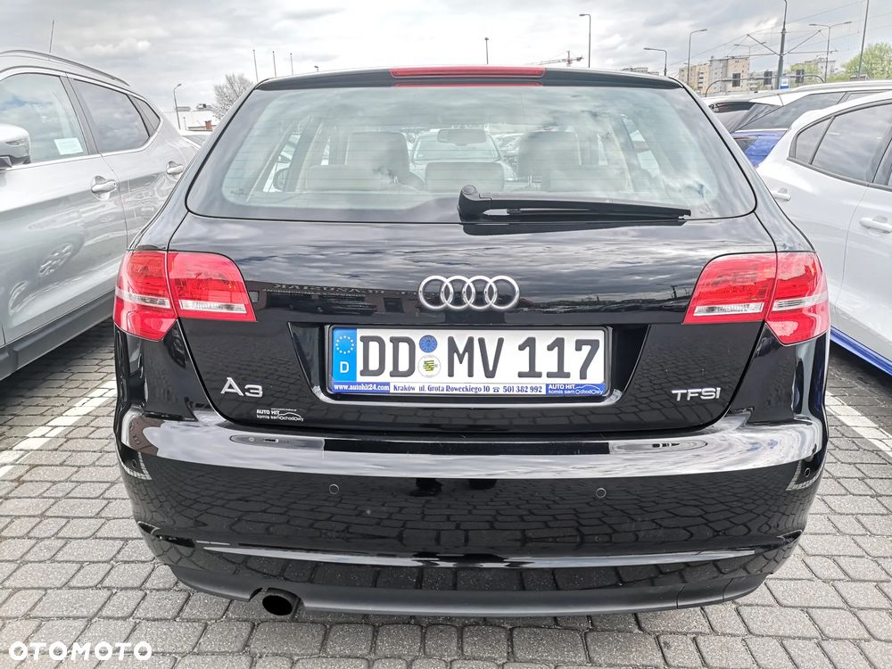 Audi A3 Sportback 1.2 TFSI Ambiente - 4
