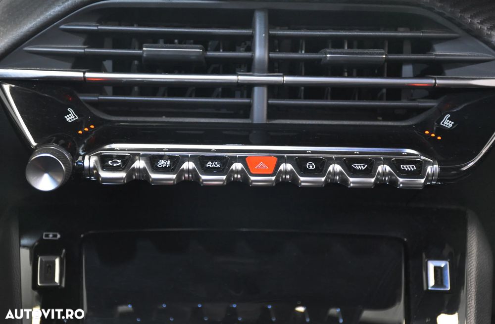 Peugeot 208 1.2 L PureTech STT EAT8 GT Pack - 22