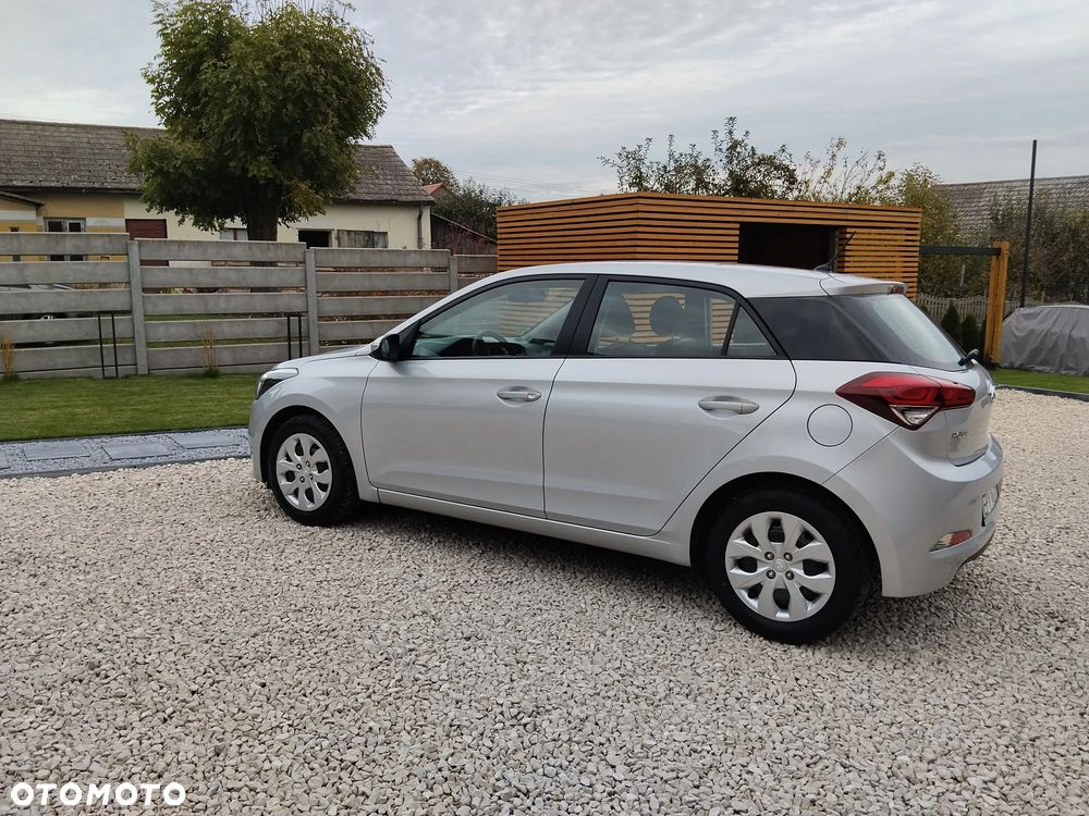Hyundai i20 blue 1.2 - 23