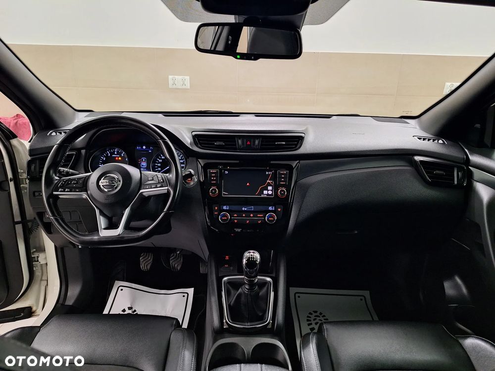 Nissan Qashqai 1.3 DIG-T TEKNA - 24