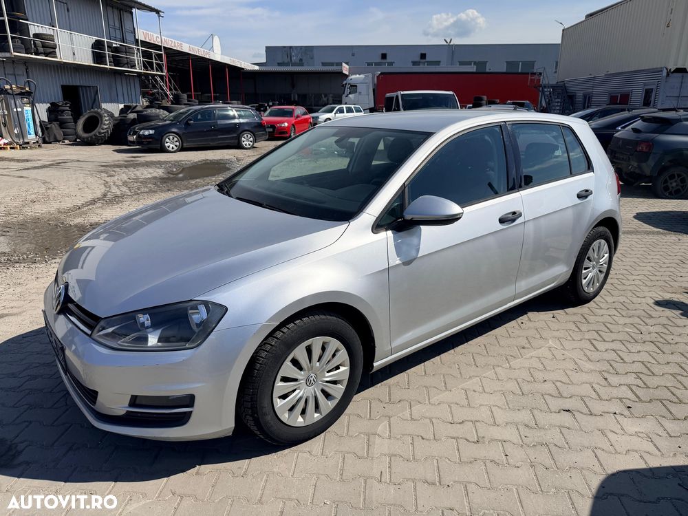 Volkswagen Golf 1.6 TDI BMT Comfortline - 3