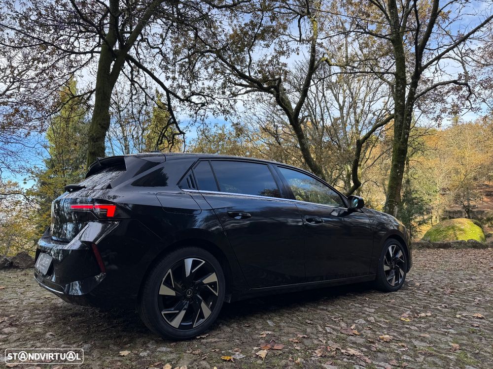 Opel Astra 1.2 T Elegance - 3