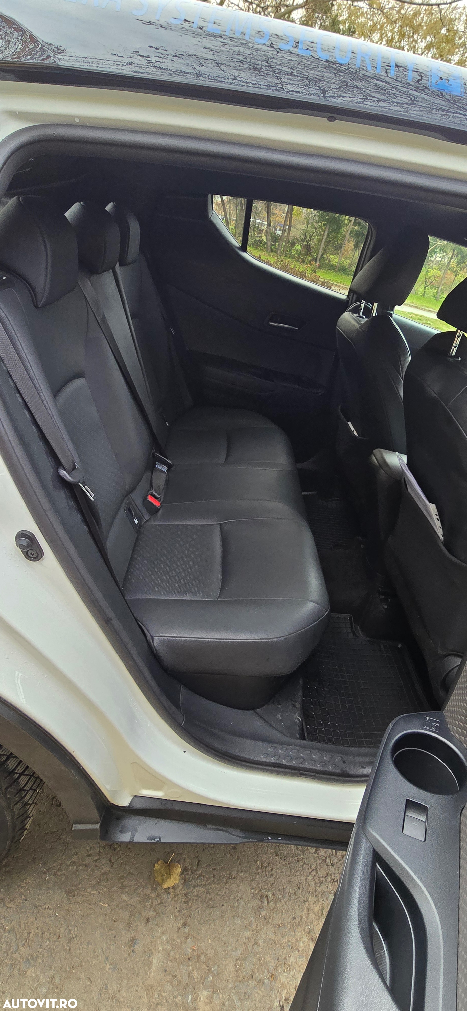 Toyota C-HR 2.0 HSD 184 CP 4x2 CVT Classy Bi-Tone - 4