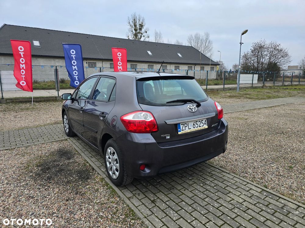 Toyota Auris 1.4 D-4D 2010 - 9
