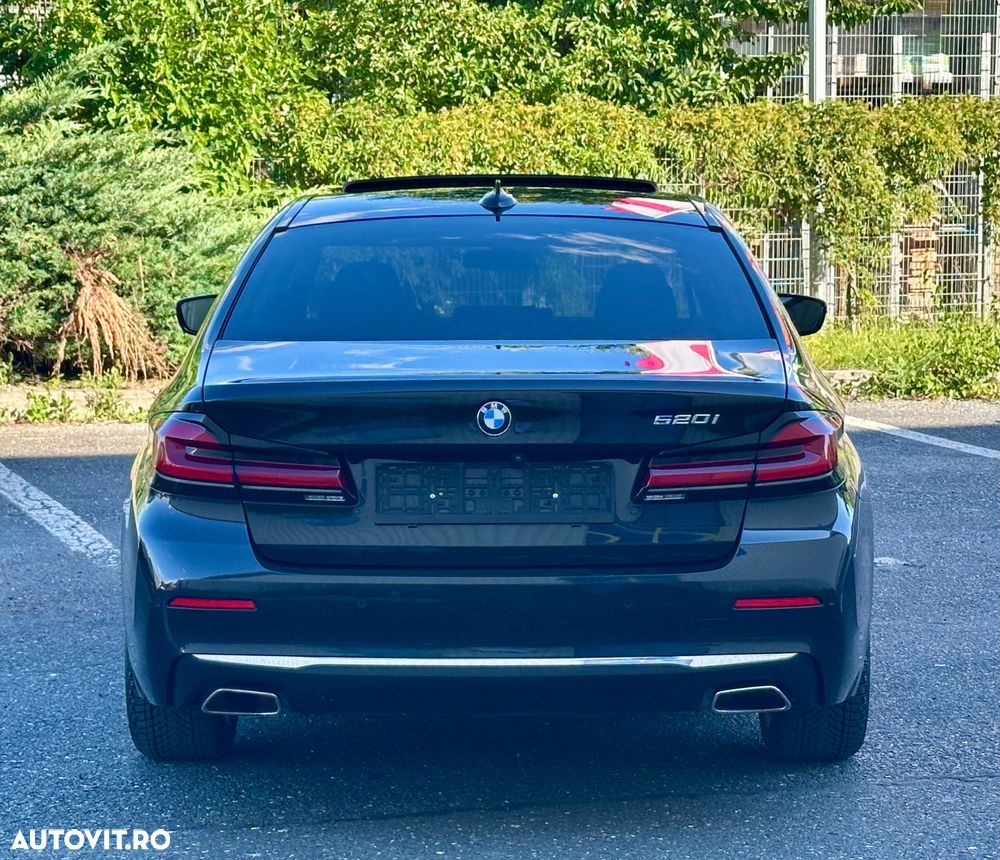 BMW Seria 5 520i AT MHEV - 33