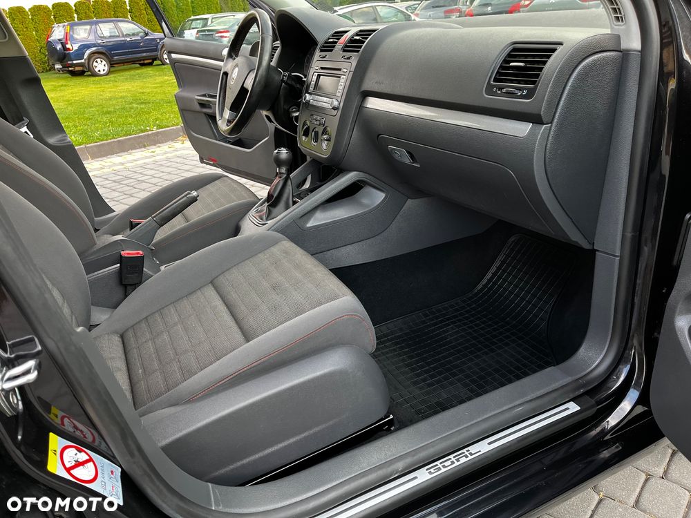 Volkswagen Golf 1.6 Goal - 26
