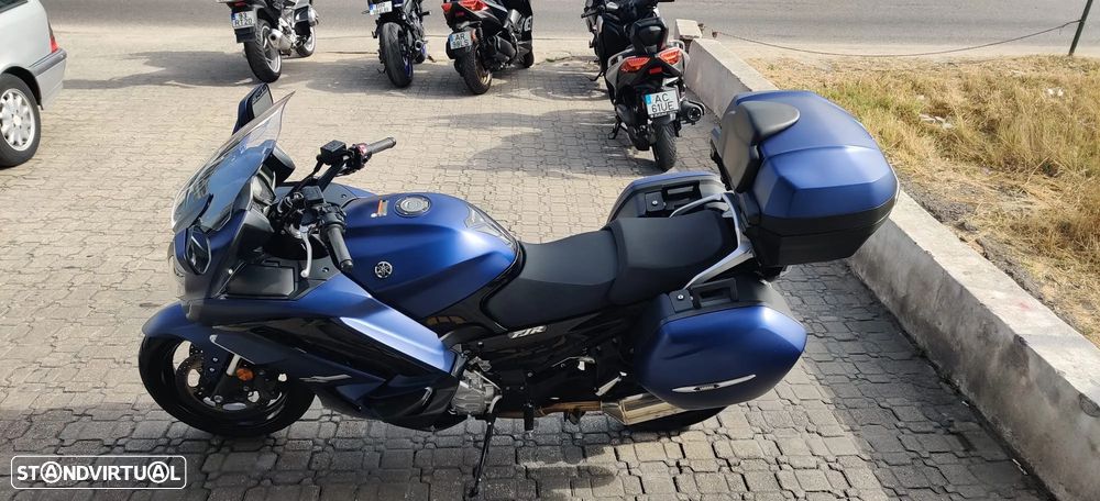 Yamaha FJR 1300 - 4