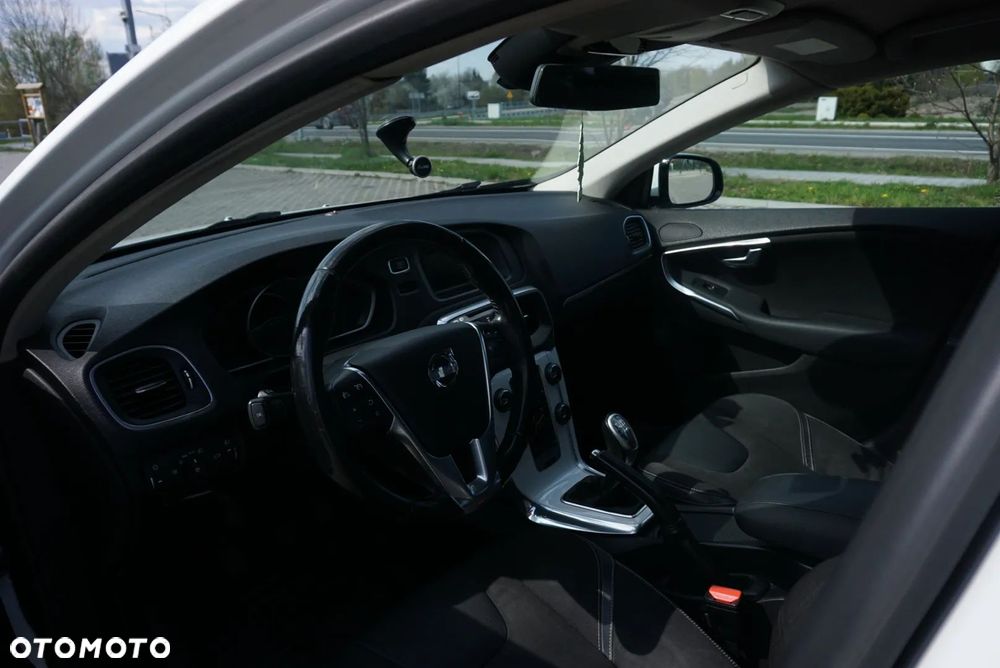 Volvo V40 D2 Base - 12