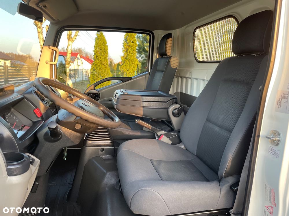 Nissan Cabstar NT400 - 19