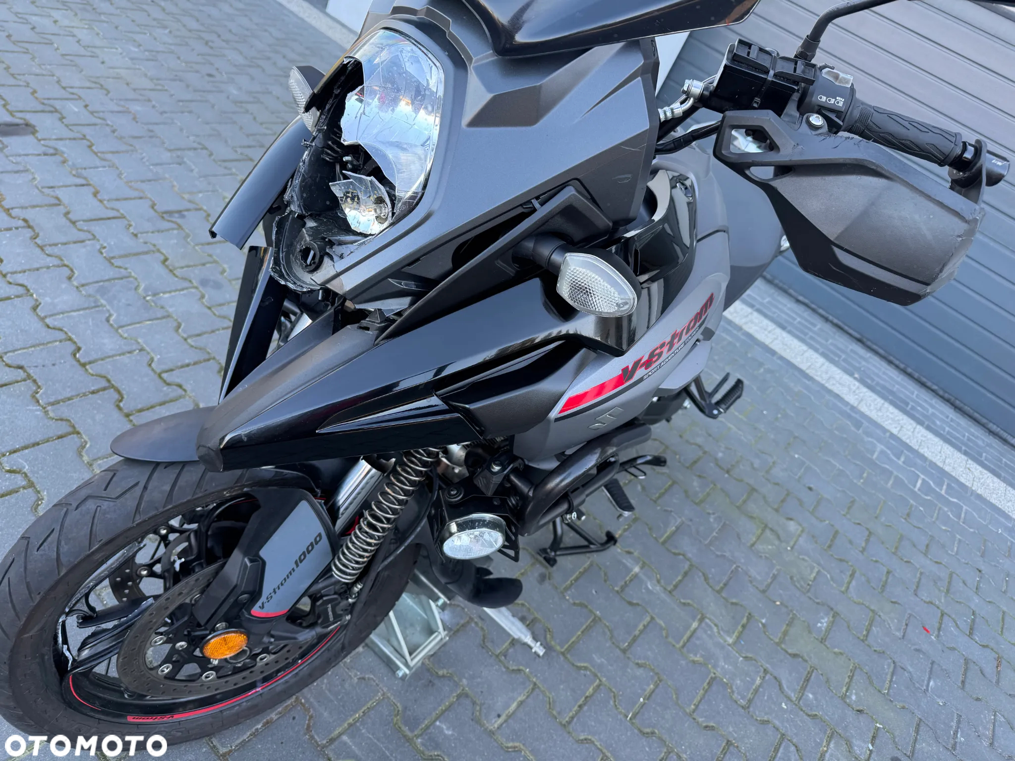 Suzuki V-STROM - 16