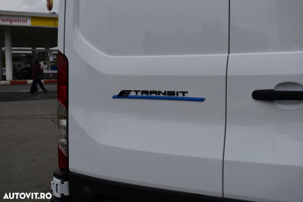 Ford Transit - 12