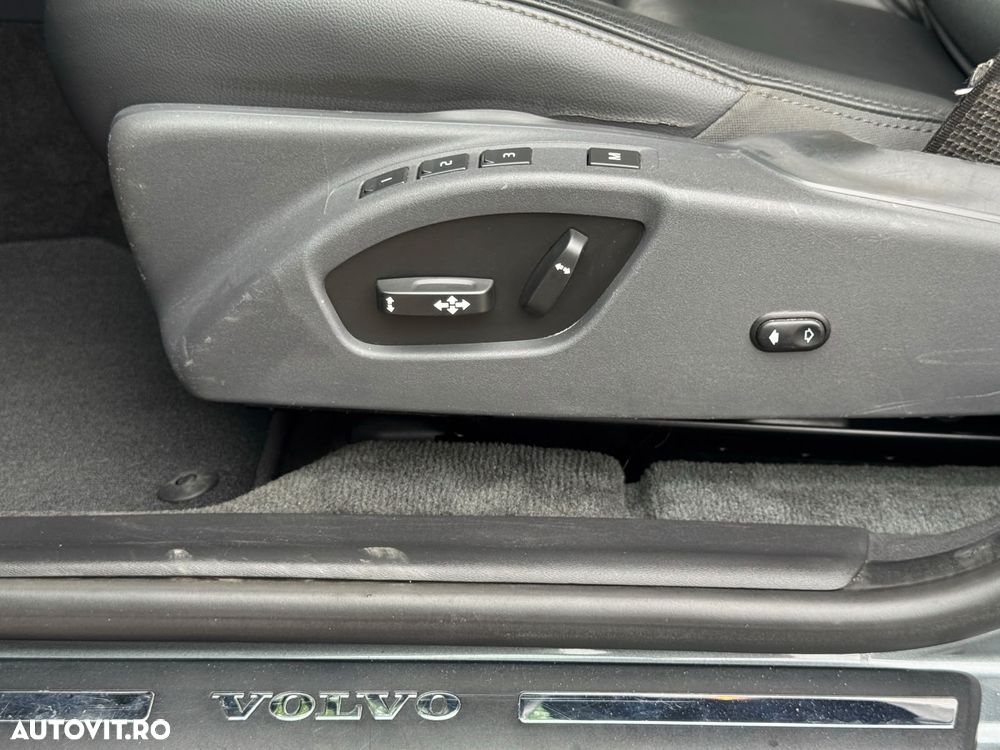 Volvo XC 60 D4 Geartronic Summum - 26
