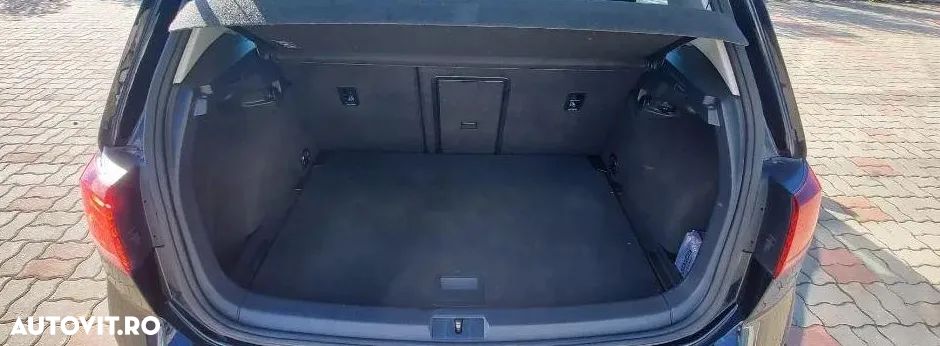 Volkswagen Golf 1.6 TDI Comfortline - 8