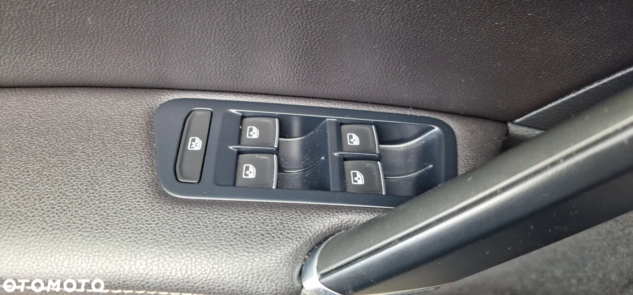 Volkswagen Golf 1.6 TDI BlueMotion Technology Trendline - 32