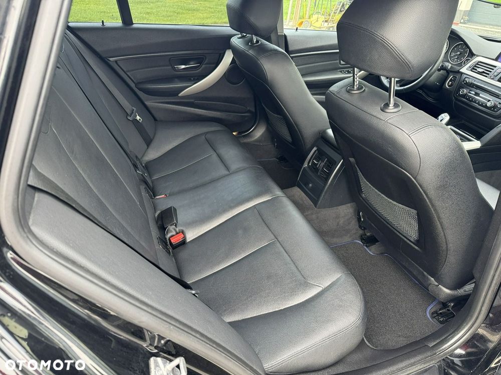 BMW Seria 3 318d Luxury Line - 19