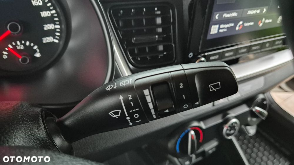 Kia Stonic 1.2 L - 19