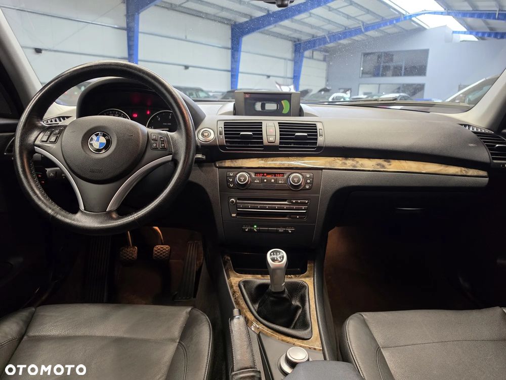 BMW Seria 1 120d DPF Edition Lifestyle - 32