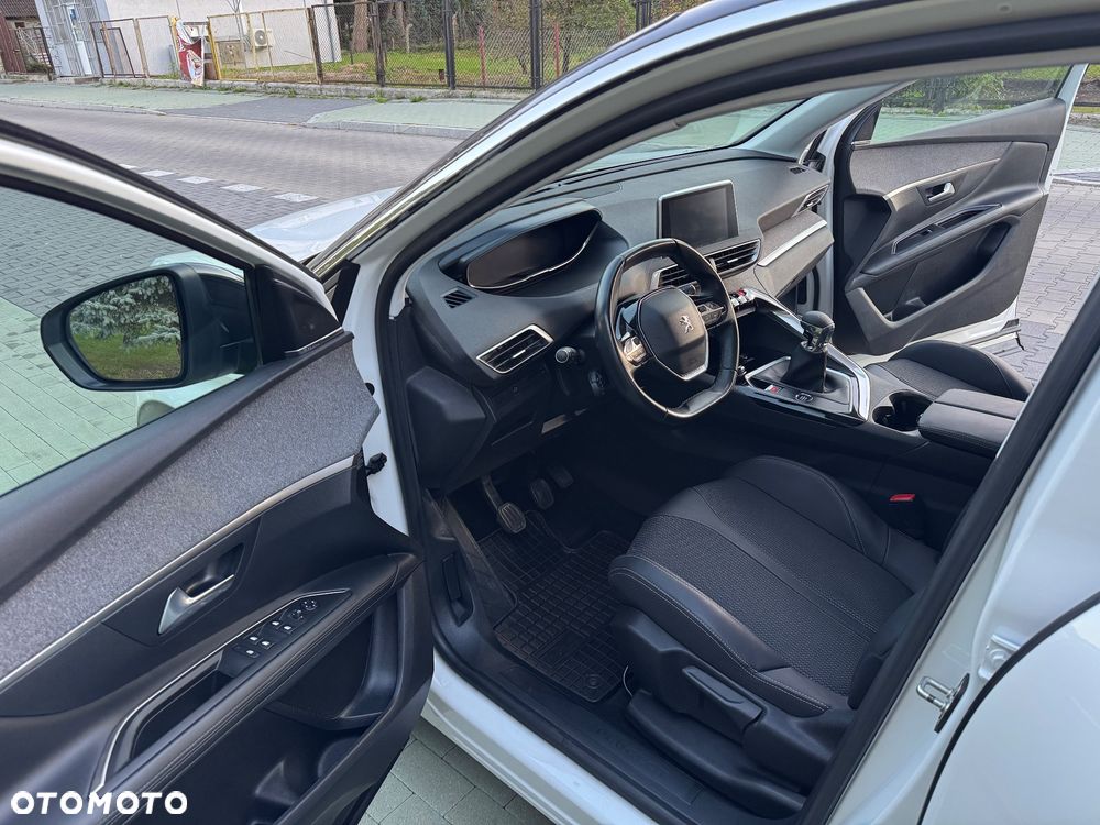 Peugeot 3008 BlueHDi 130 Stop & Start Allure Business-Paket - 25