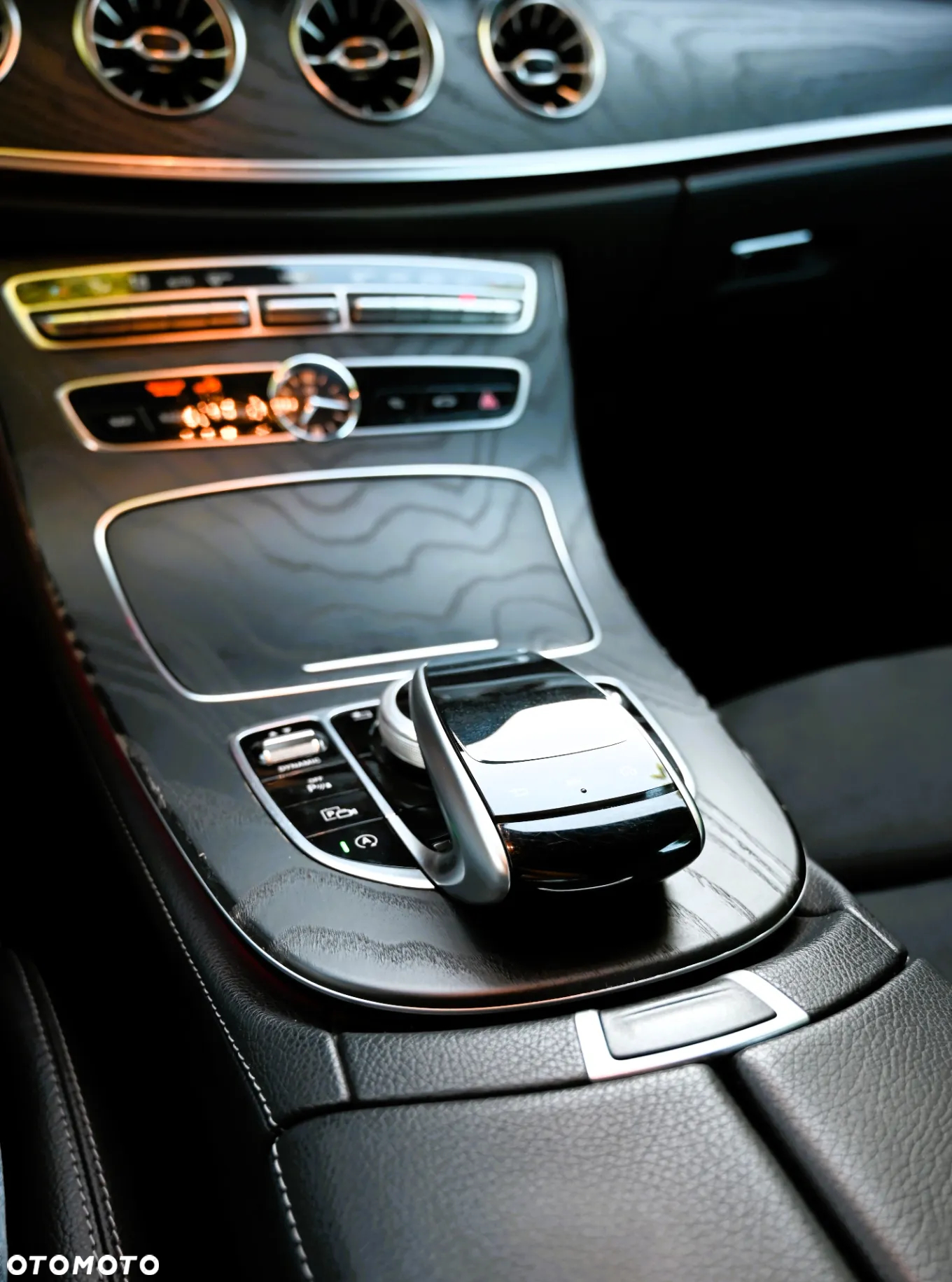 Mercedes-Benz Klasa E 220 d Coupe 4-Matic 9G-TRONIC - 36