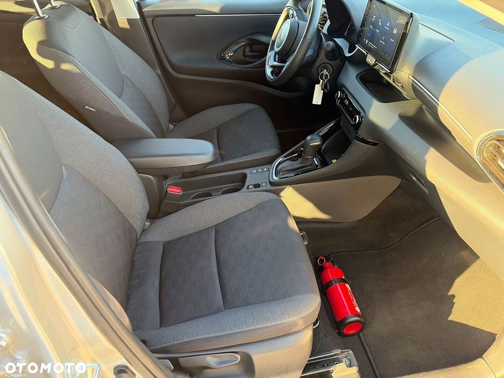 Toyota Yaris Hybrid 1.5 Style - 11