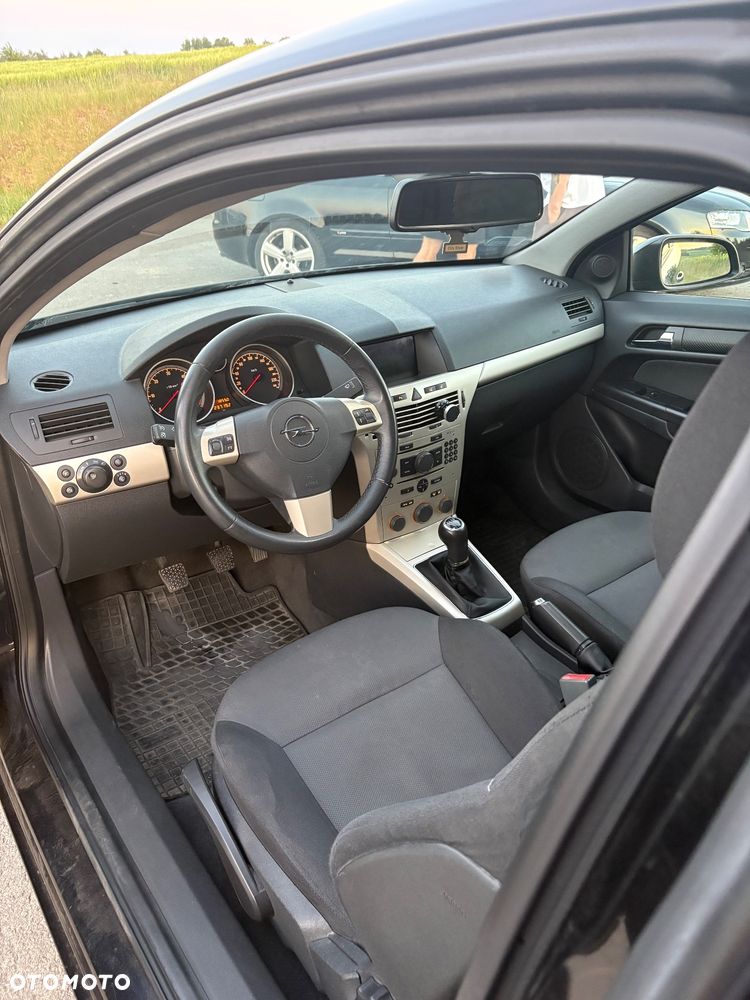 Opel Astra 1.9 CDTI Cosmo - 12