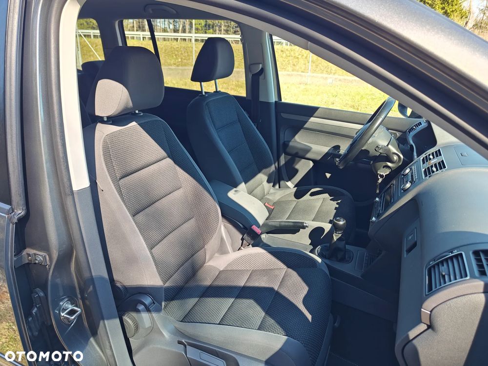 Volkswagen Touran 2.0 TDI DPF Comfortline - 21