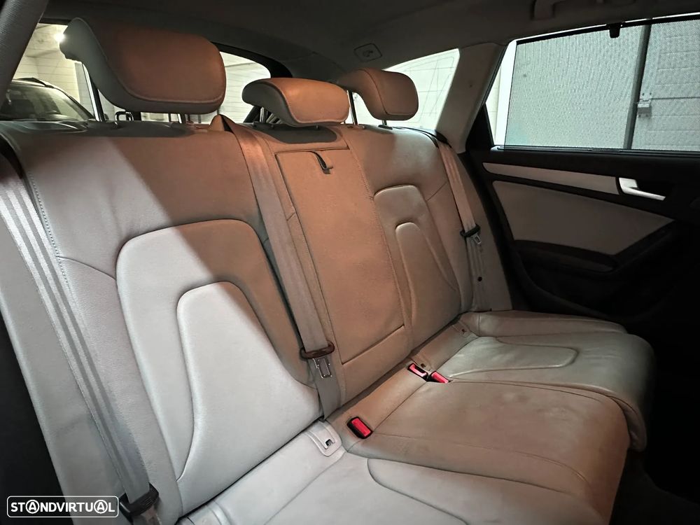 Audi A4 Avant 2.0 TDI Business Line Sport - 17