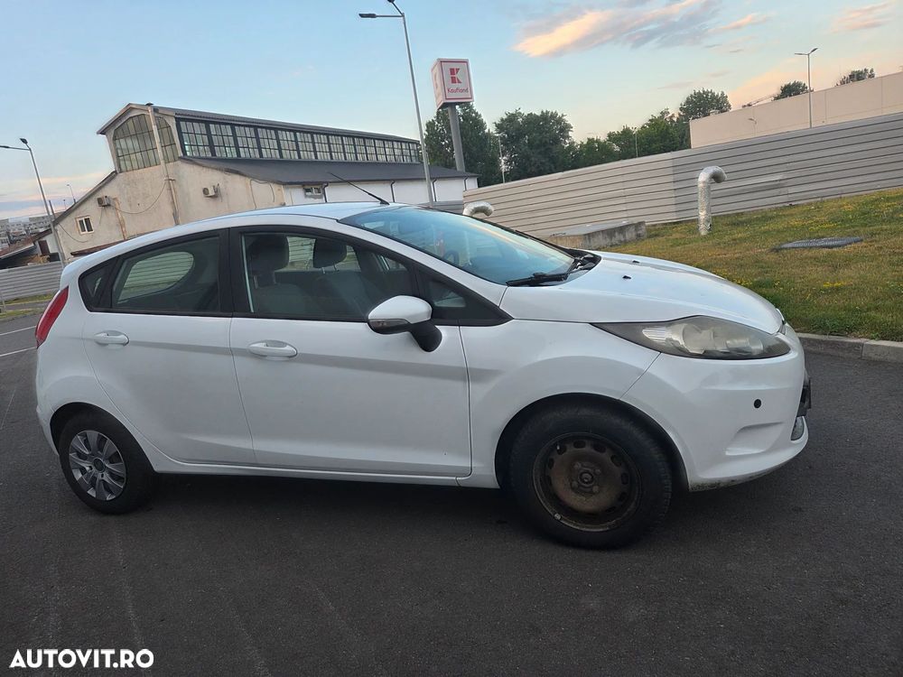 Ford Fiesta 1.6 TDCI DPF Ghia - 7