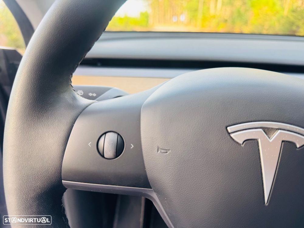 Tesla Model Y Long Range Tração Integral - 21