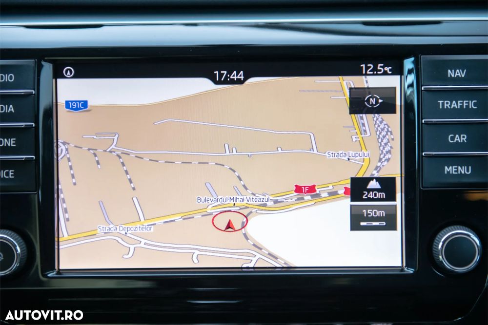 Skoda Superb 2.0 TDI 4X4 DSG Ambition - 10