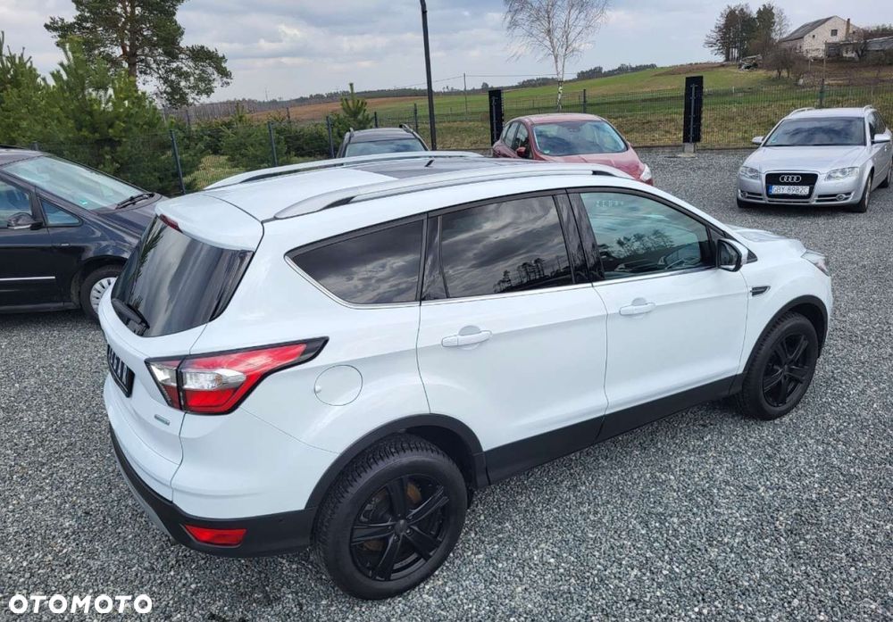 Ford Kuga - 36