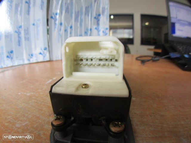 Interruptor 8482042140 TOYOTA RAV 4 2003 2.0 D4D 115CV 5P AZUL FRT / ESQ / INTERRUPTOR DE VIDROS - 2