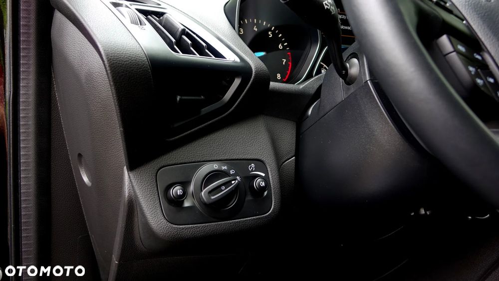 Ford Kuga 1.5 EcoBoost 2x4 Titanium - 3