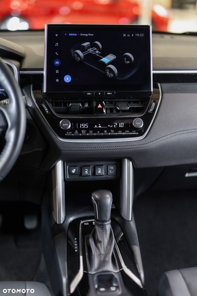 Toyota Corolla Cross - 32