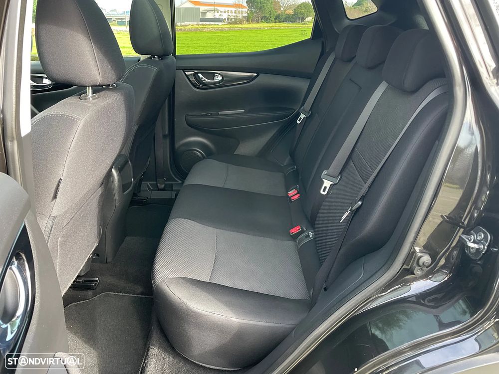 Nissan Qashqai 1.5 dCi N-Connecta 18 - 16