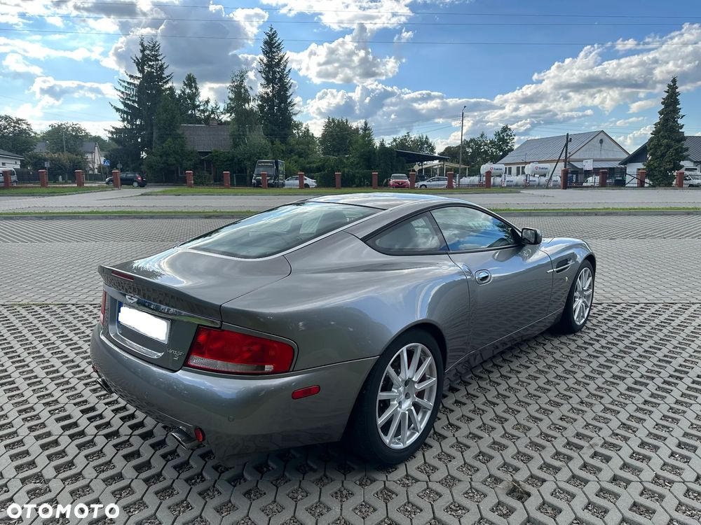 Aston Martin V12 Vanquish - 5