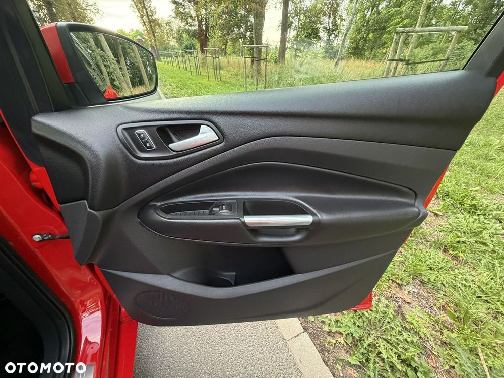 Ford Kuga - 32
