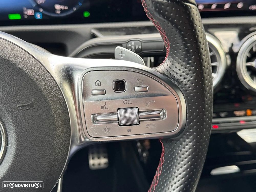 Mercedes-Benz A 250 Limousine e AMG Line - 10