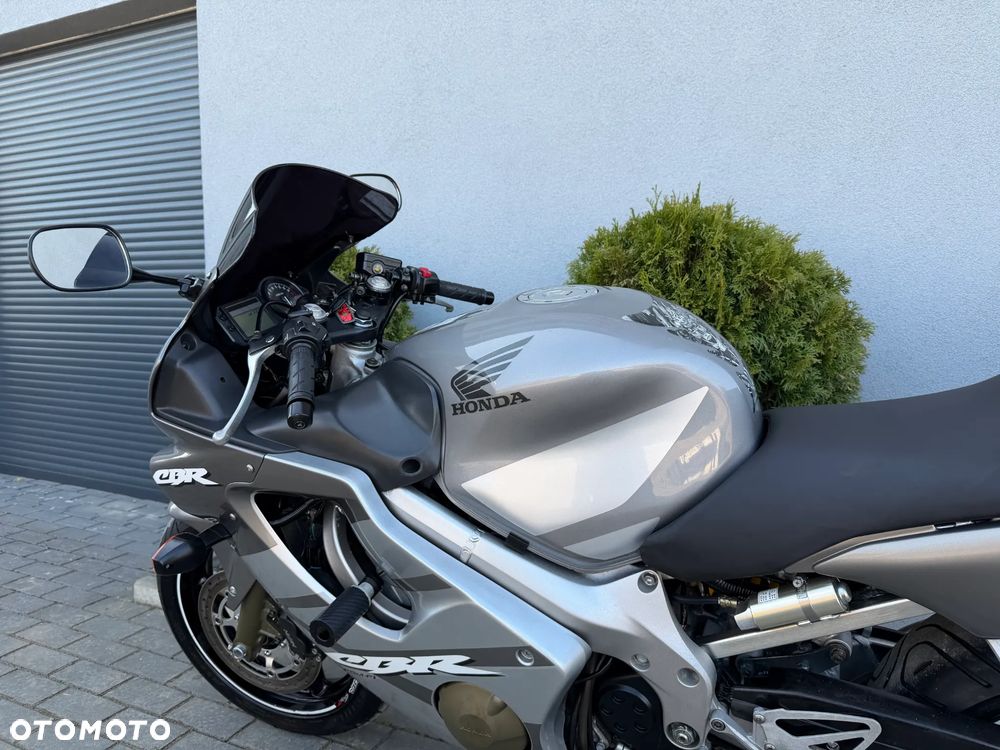Honda CBR - 35