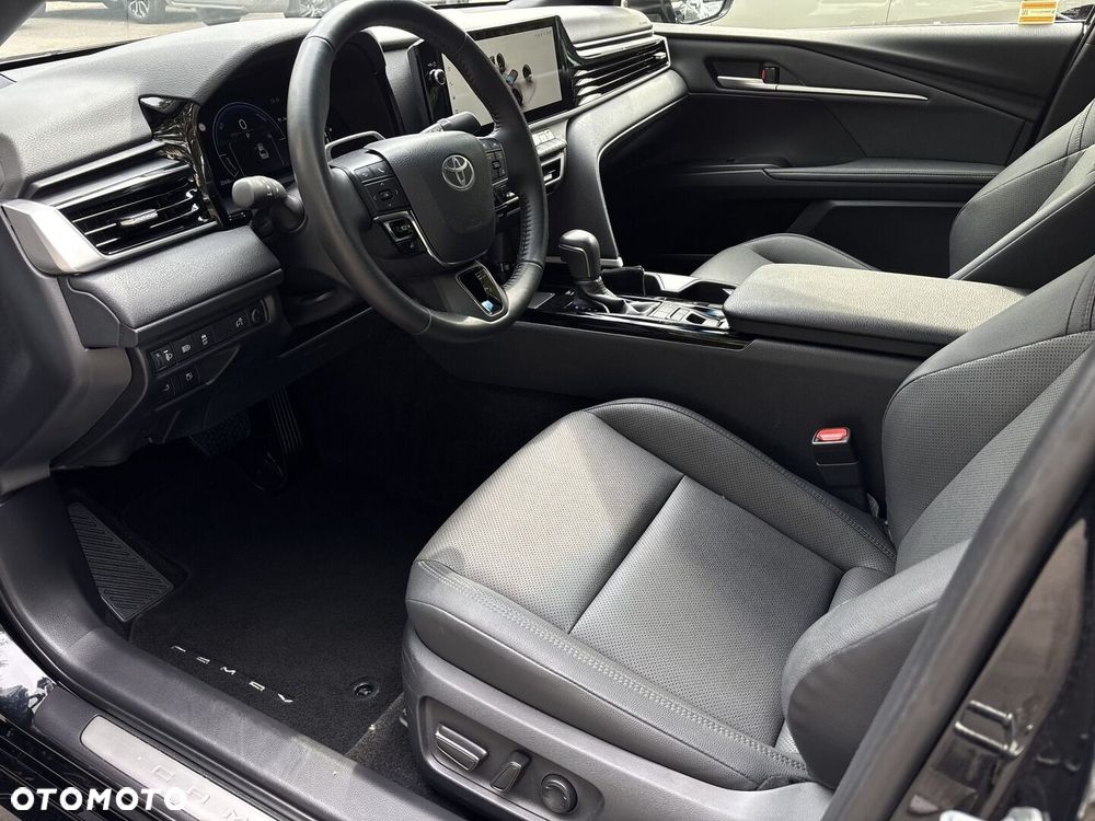 Toyota Camry - 11
