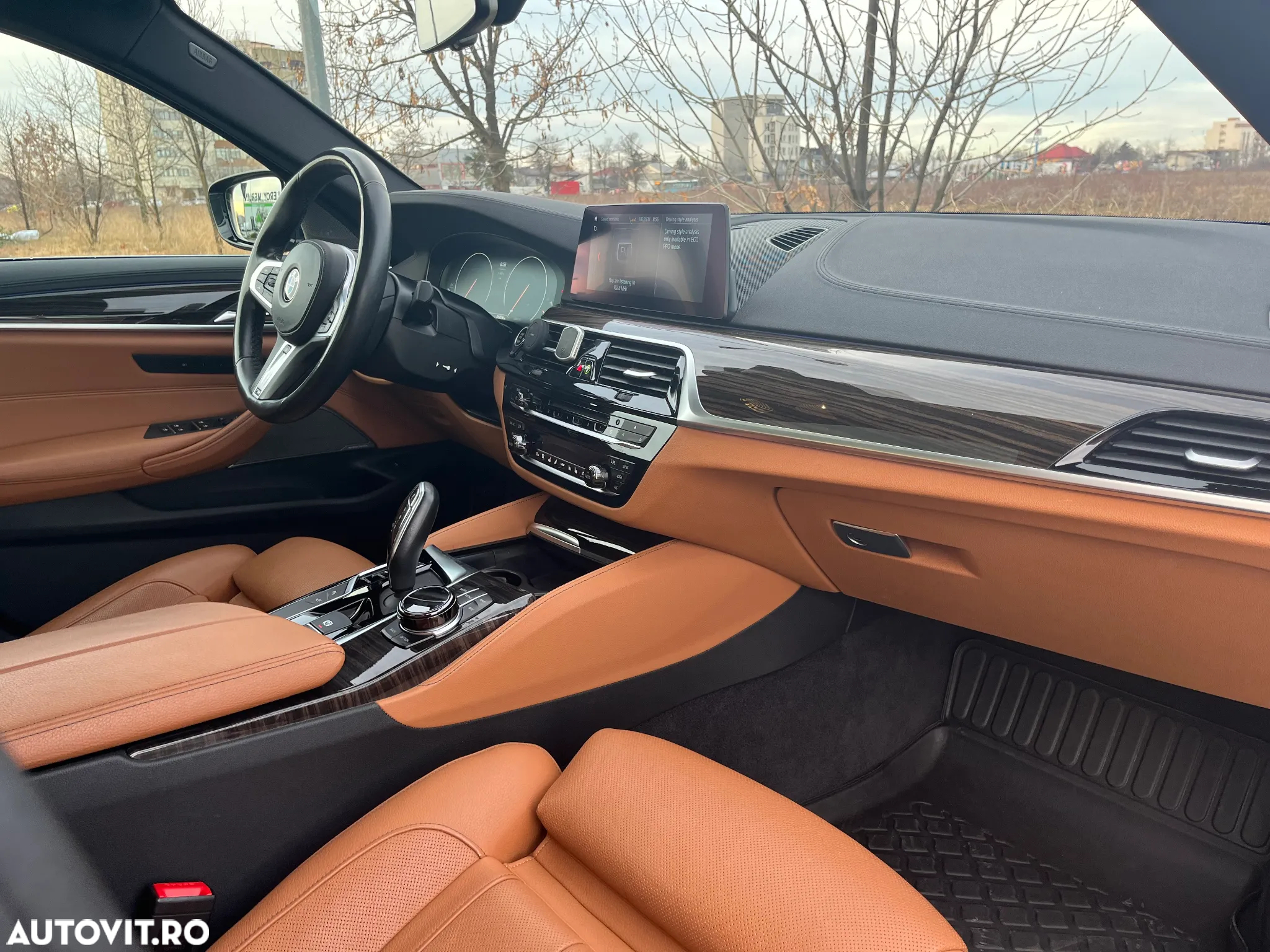 BMW Seria 5 520d Aut. Luxury Line - 31